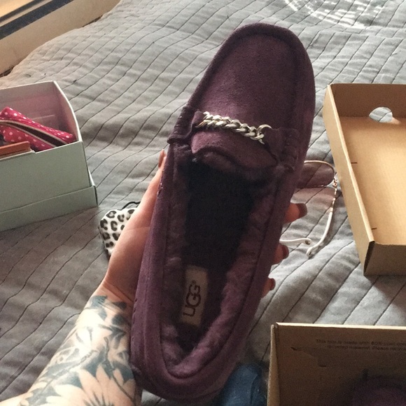 Slippers - Picture 3 of 4